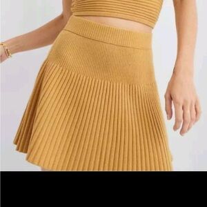 NWT Aerie mini sweater plated stretchy skirt